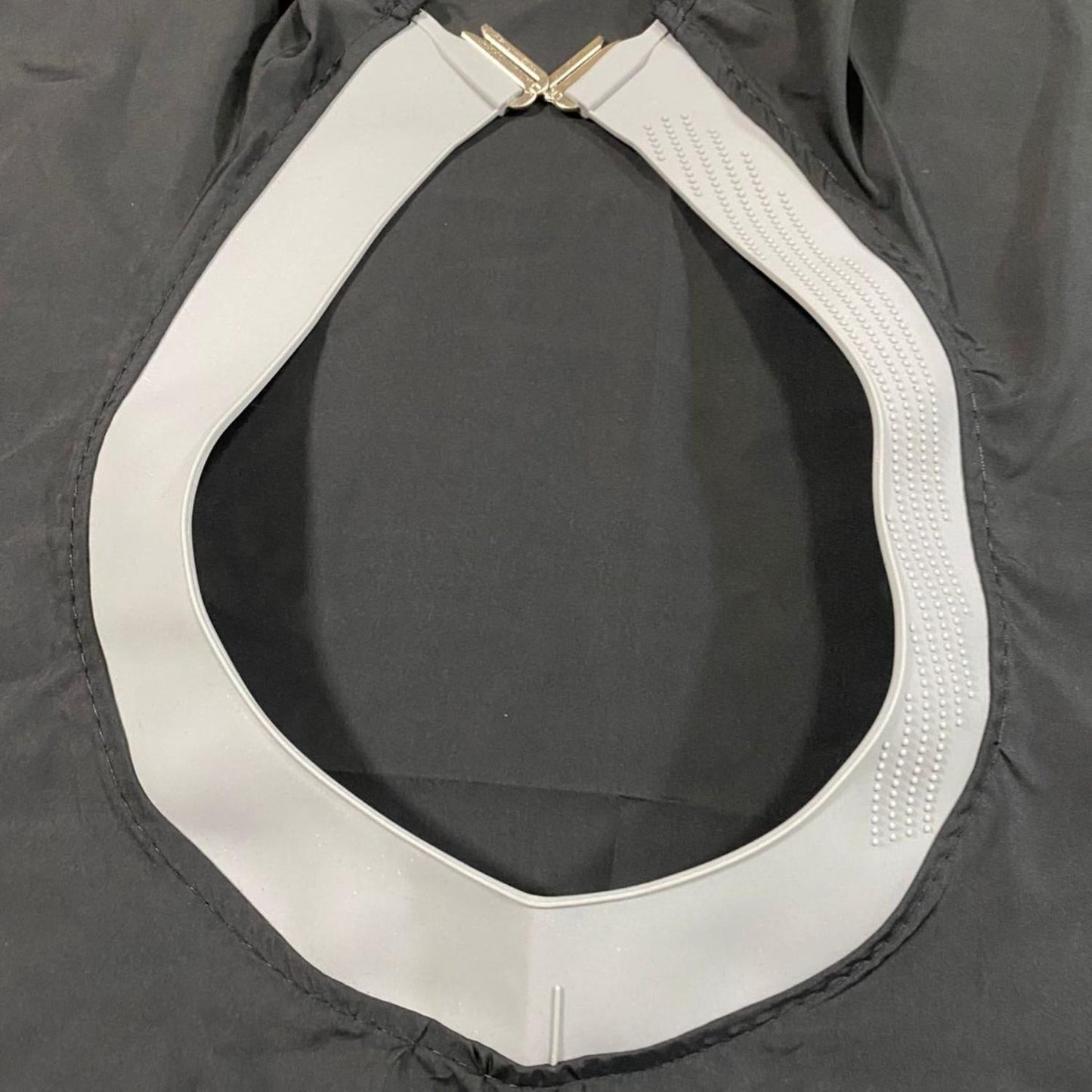 Capa de Barbero Goma Cuello de Silicona Negro