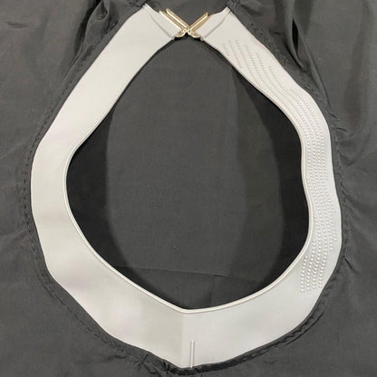 Capa de Barbero Goma Cuello de Silicona Negro